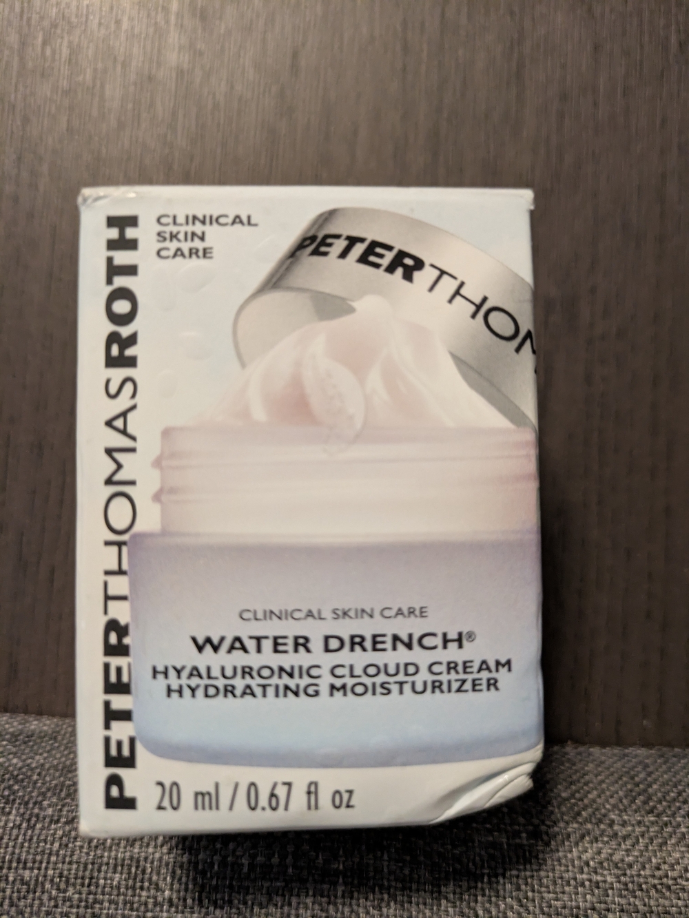 Peter Thomas Roth Water Drench Moisturizer โ White & Silver